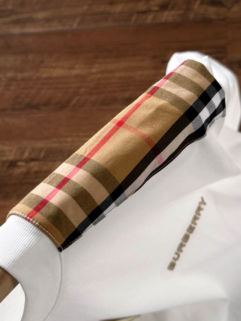 Reliable Burberry T-Shirts 102538