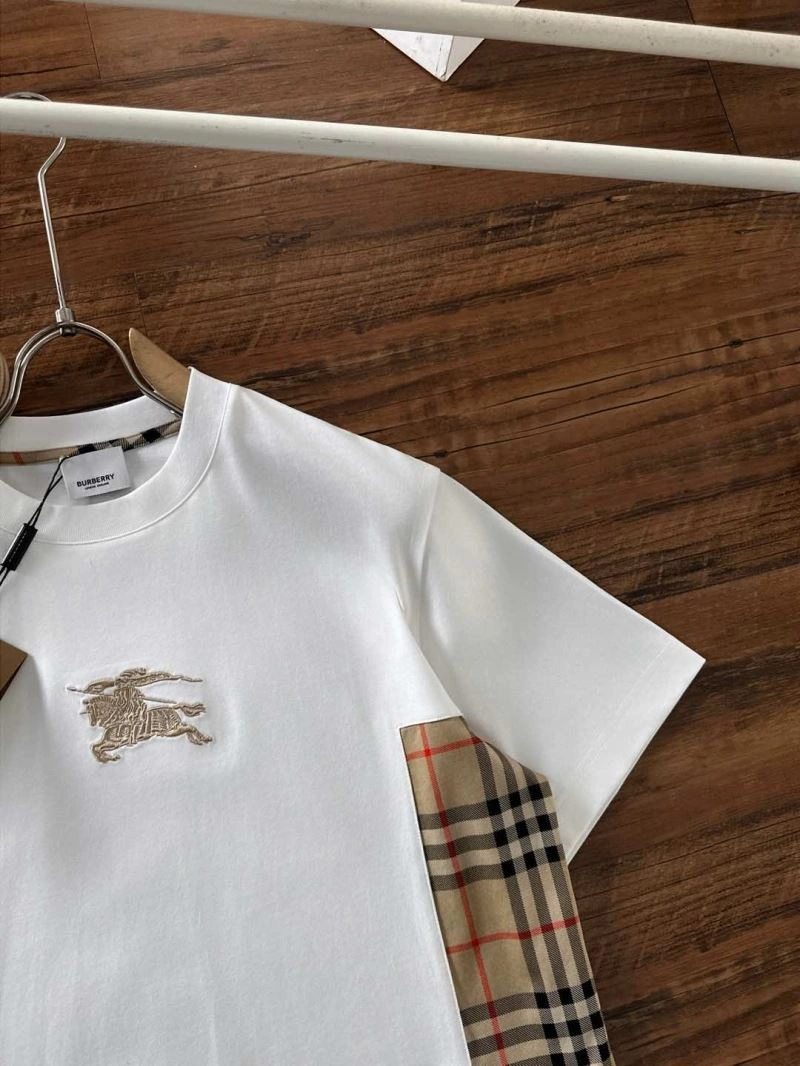 Minimalist Burberry T-Shirts 102532