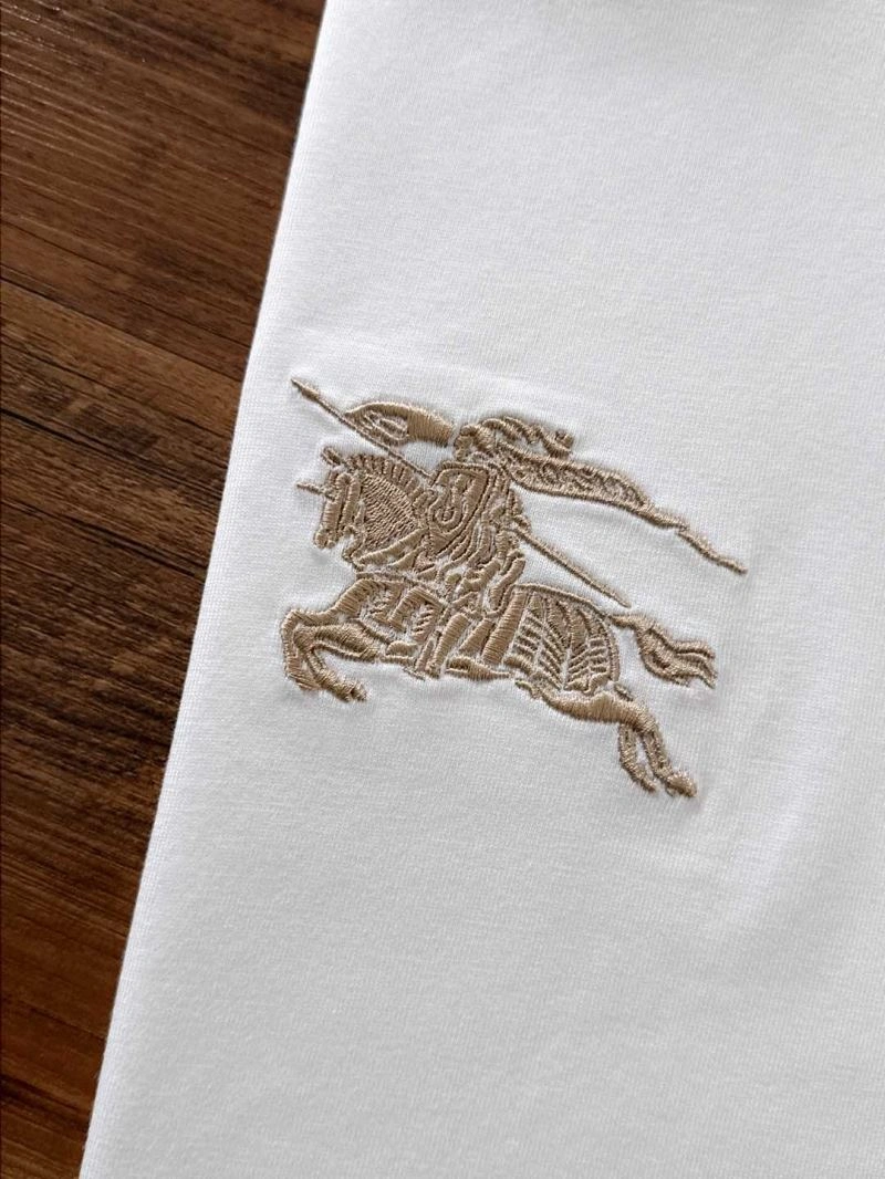 Minimalist Burberry T-Shirts 102532