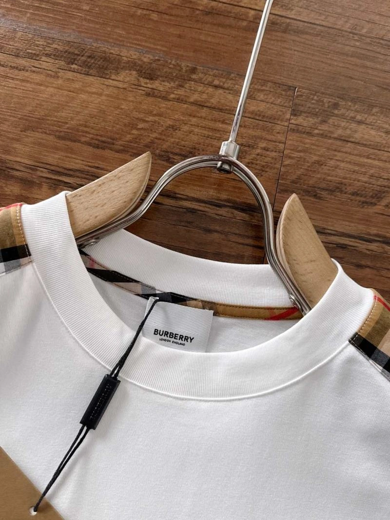 Minimalist Burberry T-Shirts 102532