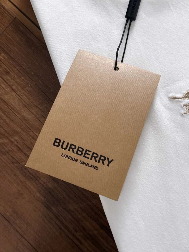 Minimalist Burberry T-Shirts 102532