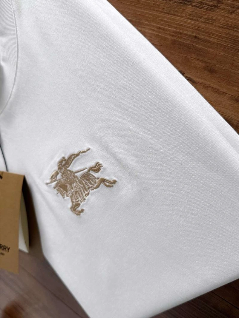 Minimalist Burberry T-Shirts 102532
