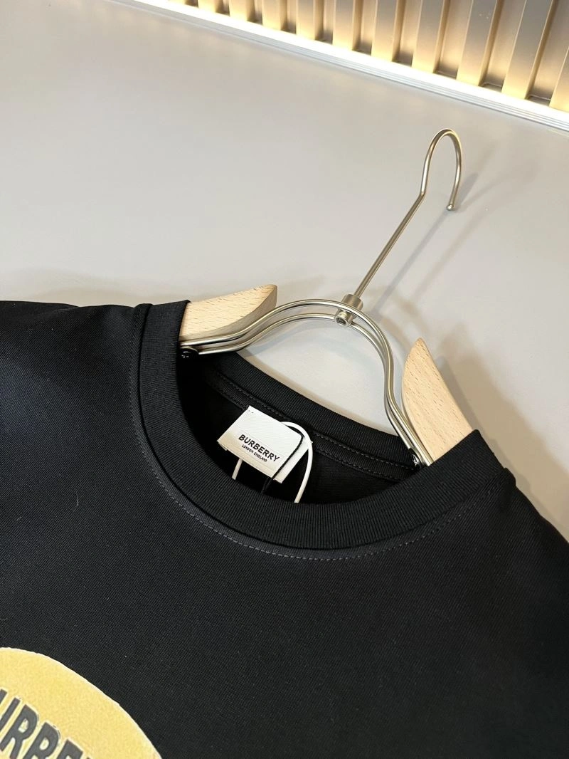 Sleek Burberry T-Shirts 102535