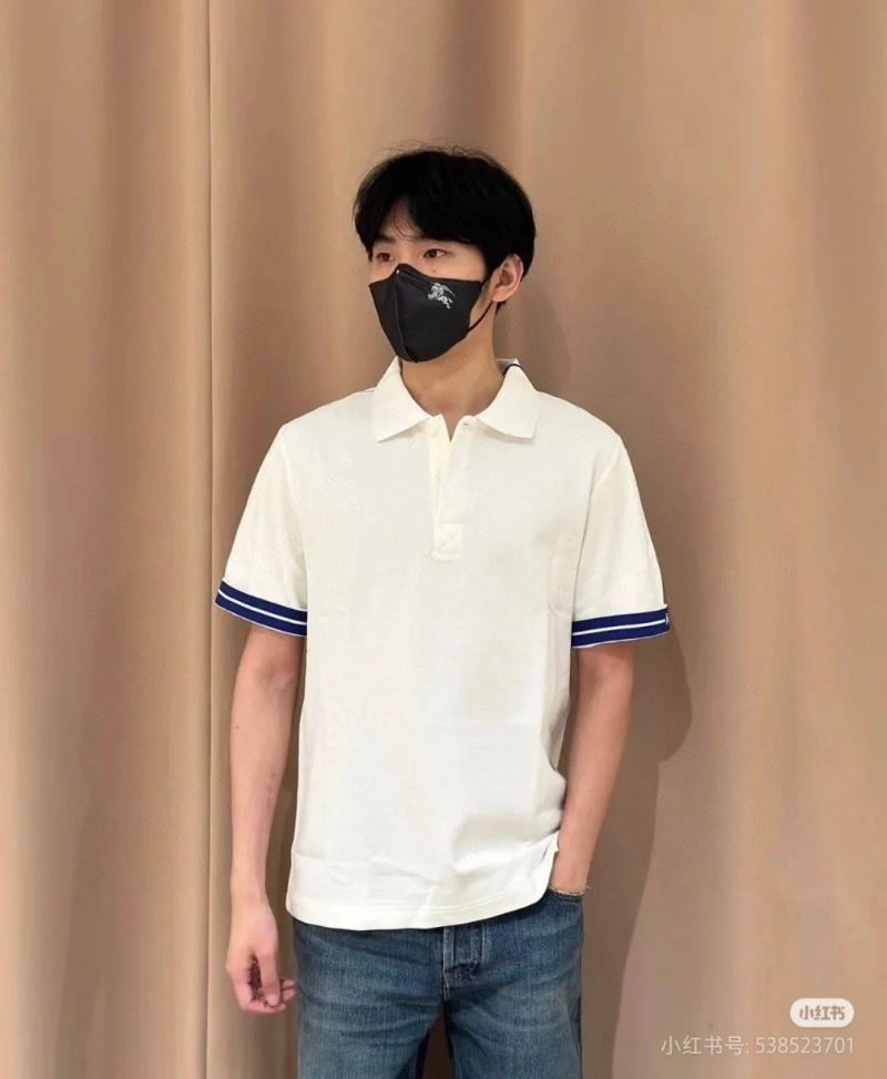 Sleek Burberry T-Shirts 102493