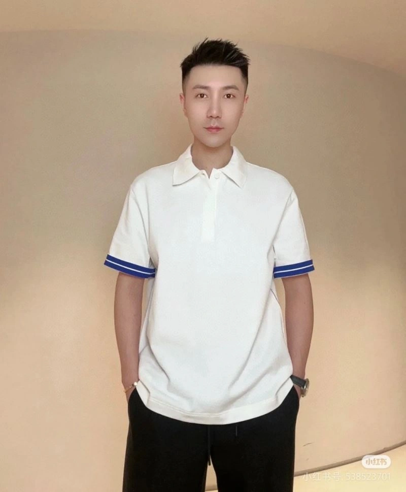 Sleek Burberry T-Shirts 102493