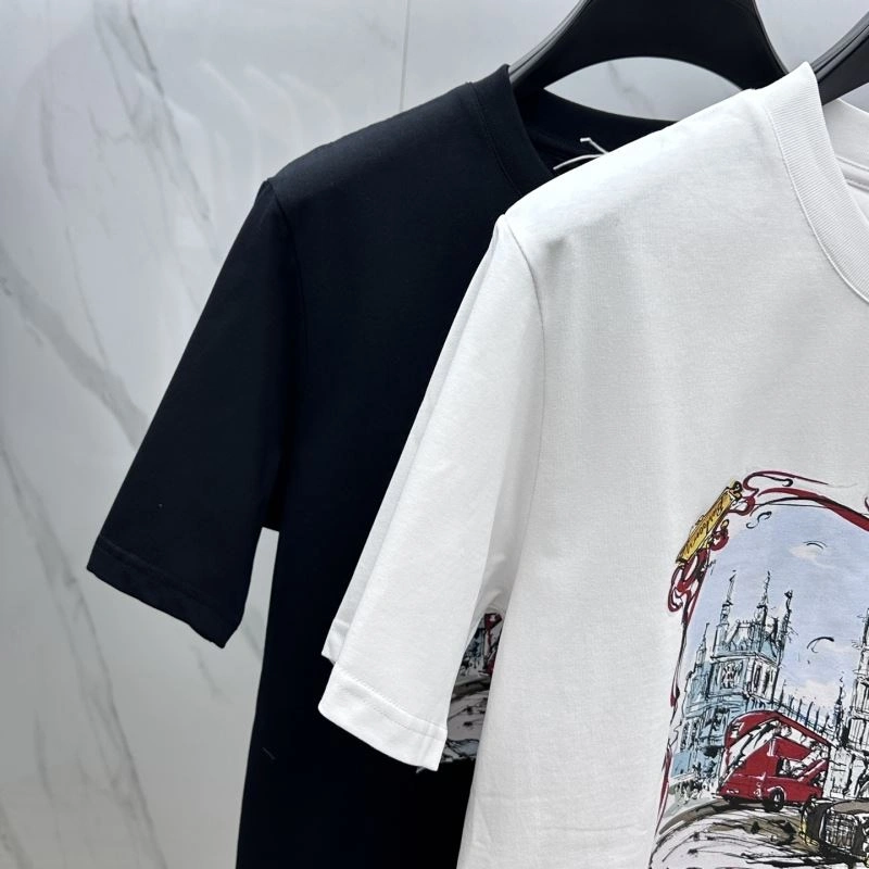 Burberry T-Shirts Versatile 102464