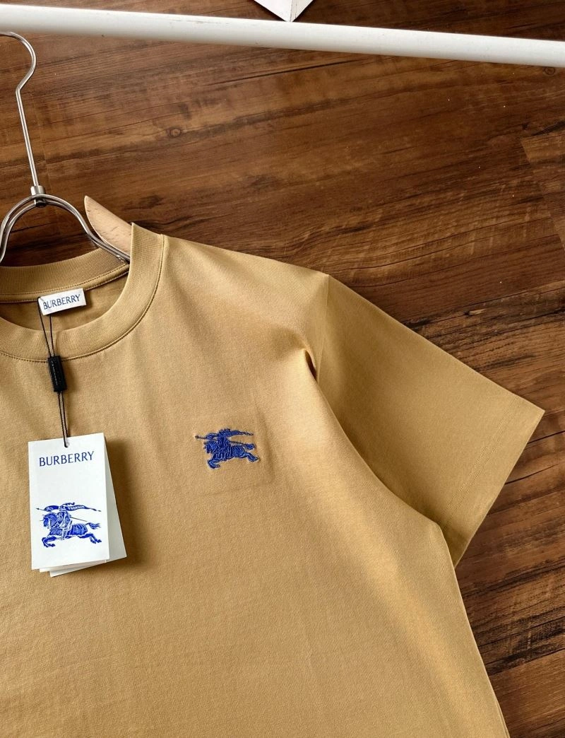 Tailored Burberry T-Shirts 102404