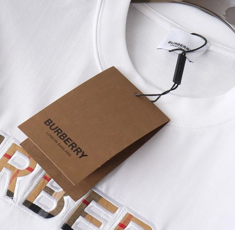 Tailored Burberry T-Shirts 101938
