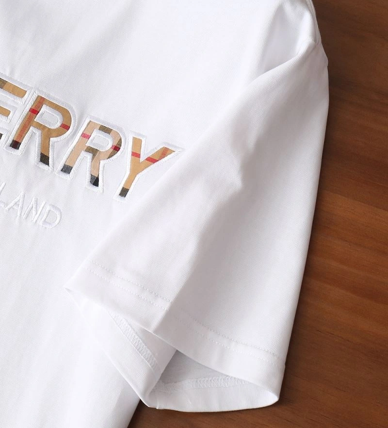 Tailored Burberry T-Shirts 101938