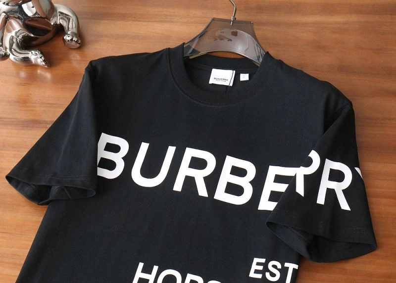 Burberry T-Shirts Resilient 101985