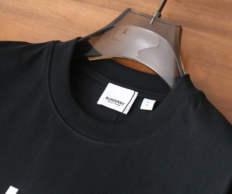 Burberry T-Shirts Resilient 101985