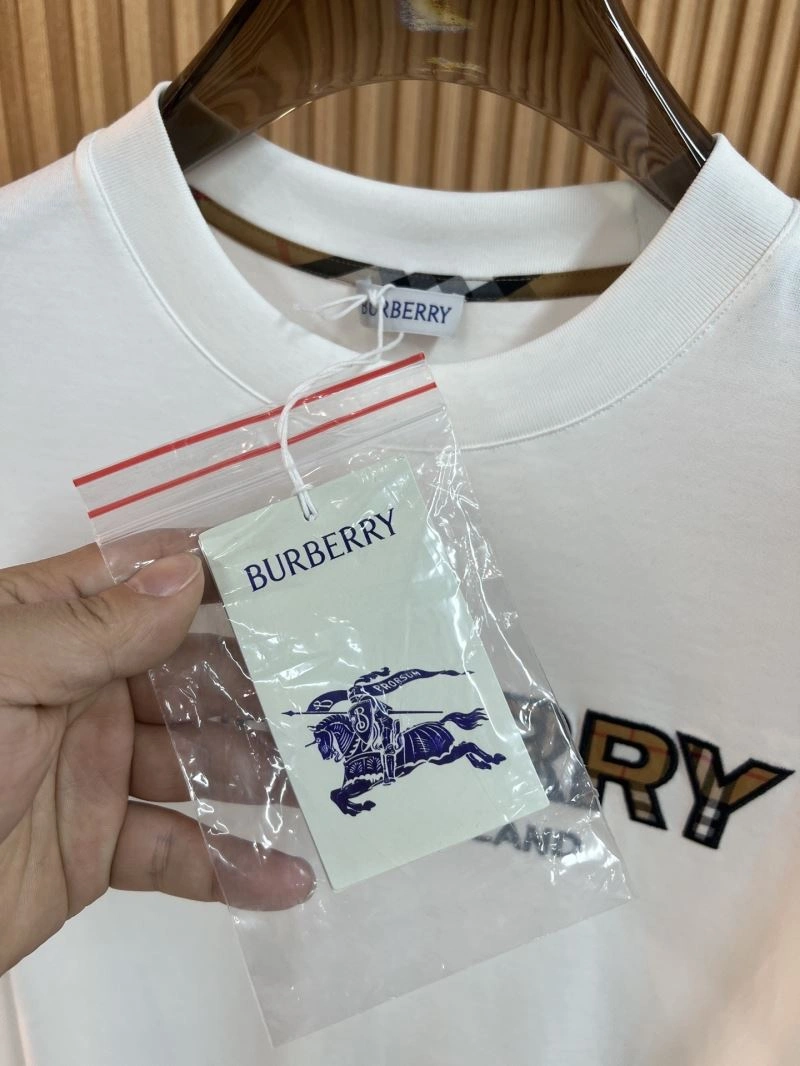 Versatile Burberry T-Shirts 101966