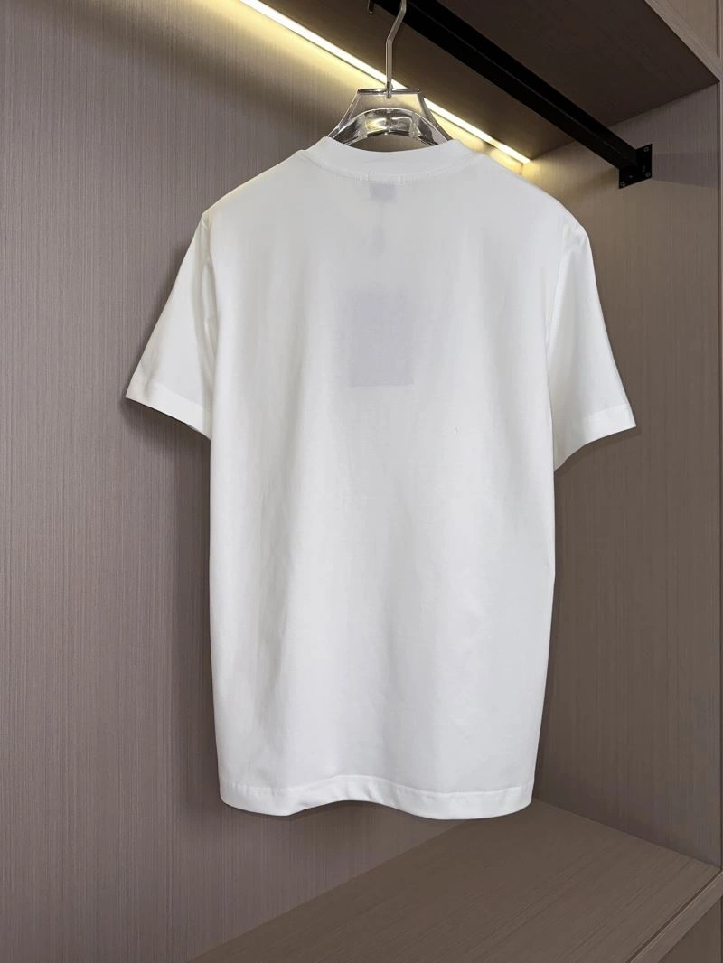 Versatile Burberry T-Shirts 101922