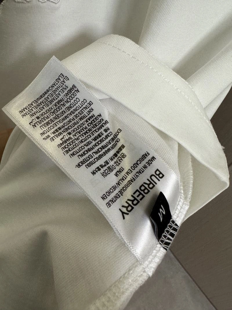 Versatile Burberry T-Shirts 101922