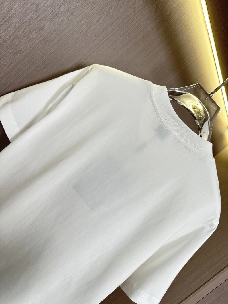 Versatile Burberry T-Shirts 101922