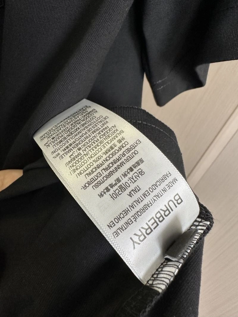 Burberry T-Shirts Unisex 101925