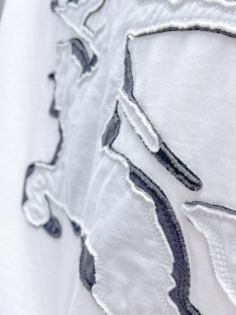 Burberry T-Shirts ModernLook 101880