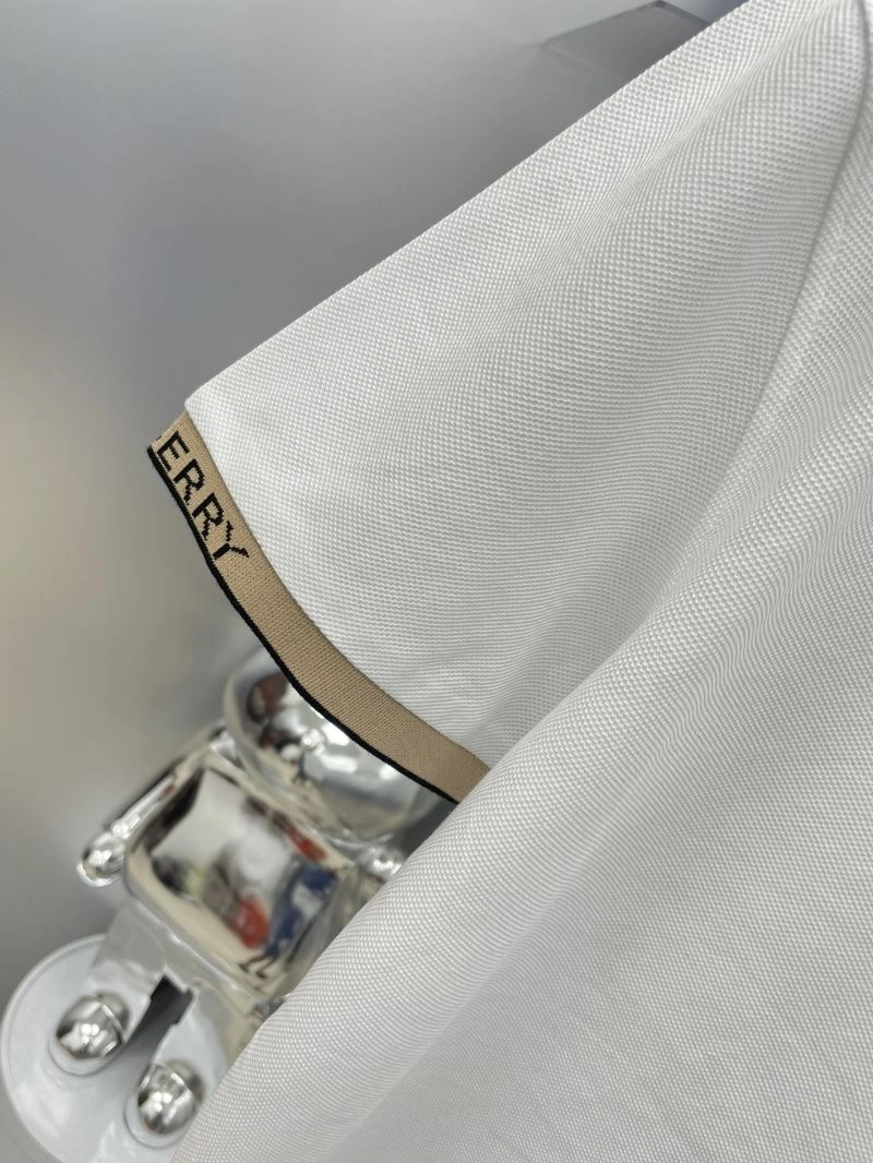 Compact Burberry T-Shirts 101814
