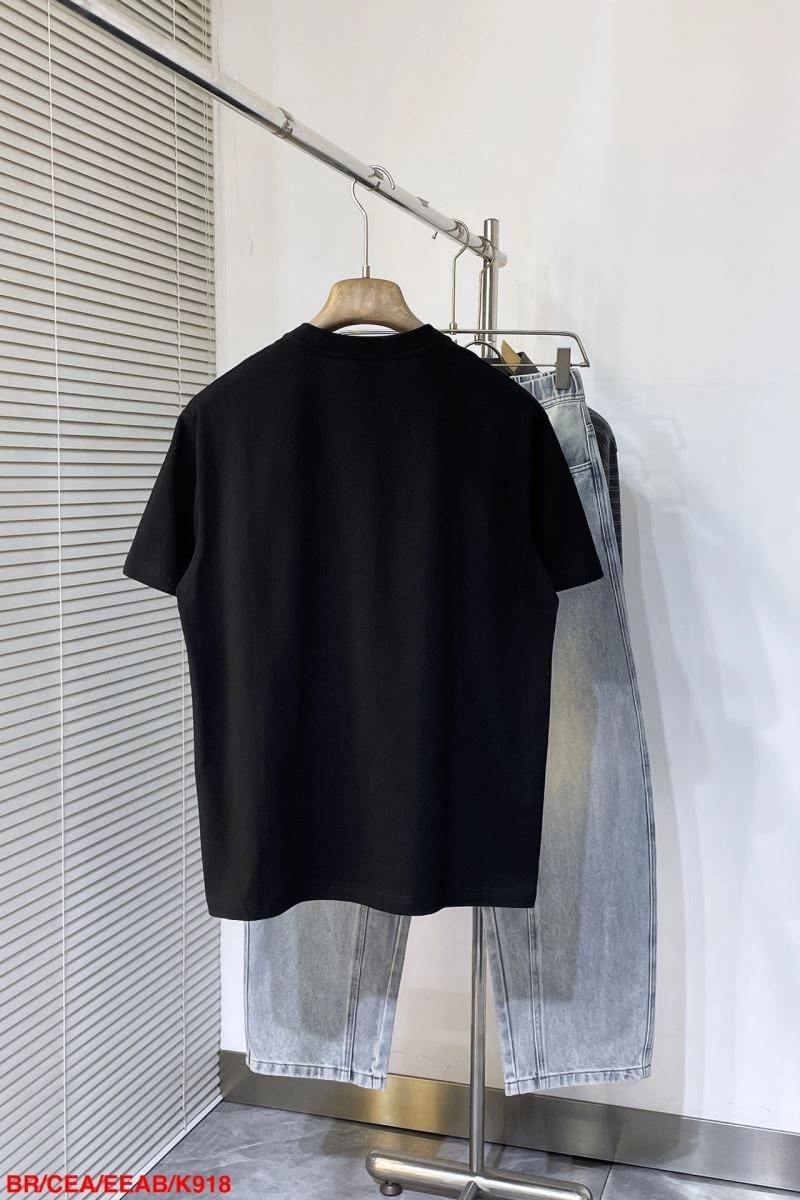 Burberry T-Shirts Lightweight 101535