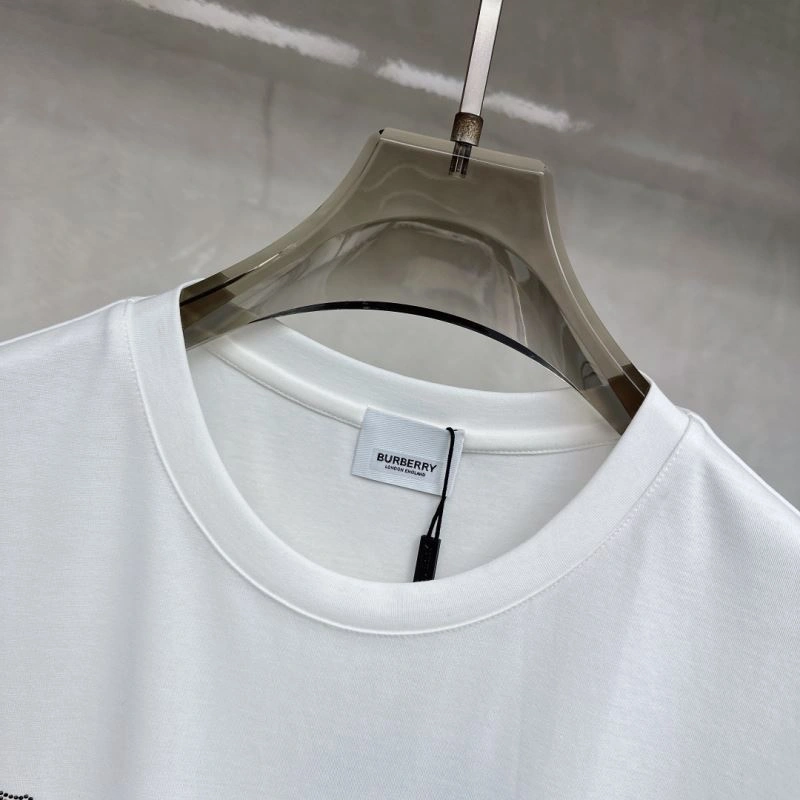 Elegant Burberry T-Shirts 101455