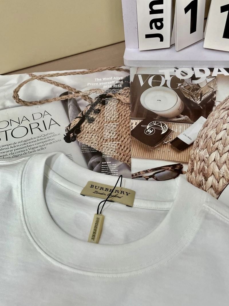 Burberry T-Shirts Resilient 101417