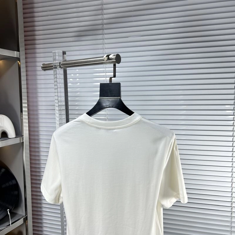 Sustainable Burberry T-Shirts 101323