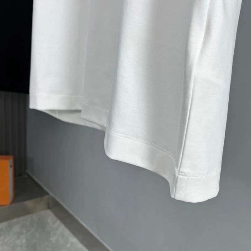Tailored Burberry T-Shirts 101096