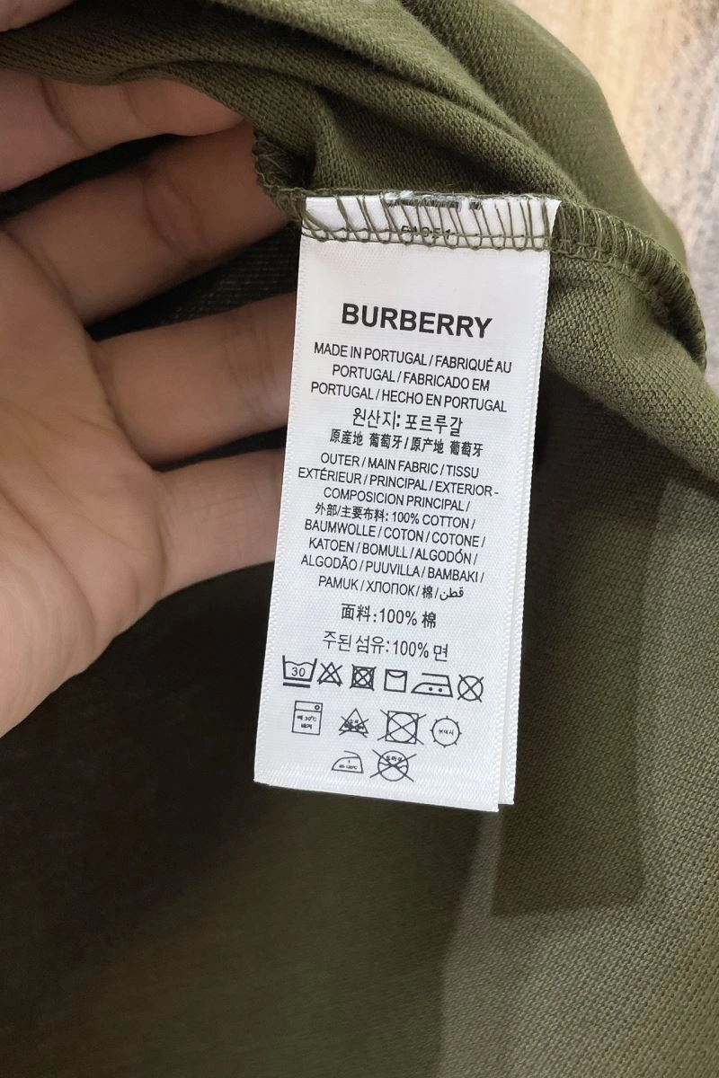 Sporty Burberry T-Shirts 101141