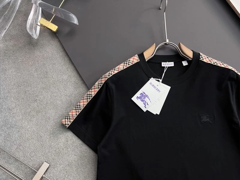 Sustainable Burberry T-Shirts 101073