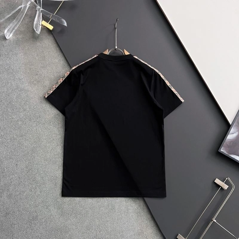 Sustainable Burberry T-Shirts 101073