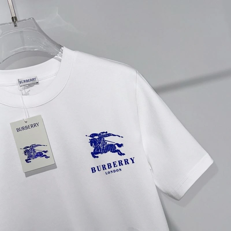 Burberry T-Shirts Versatile 101040