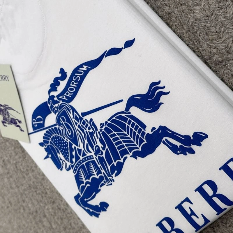 Burberry T-Shirts Versatile 101040
