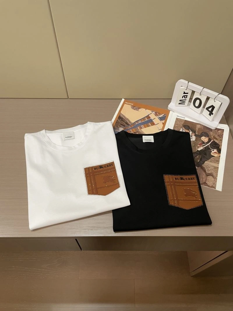 Burberry T-Shirts Versatile 101007
