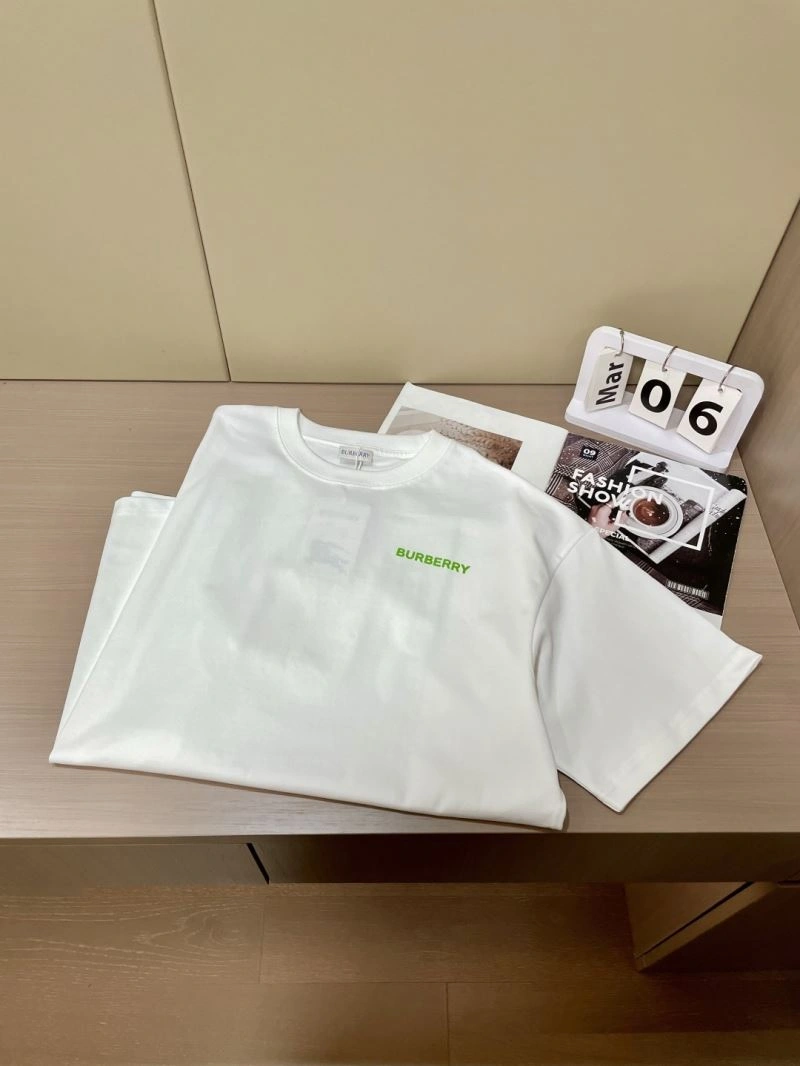 Minimalist Burberry T-Shirts 101050