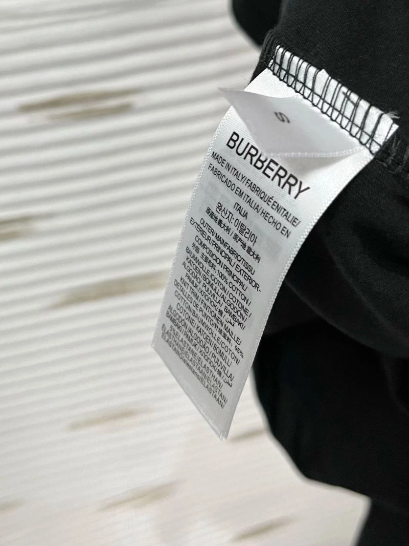 Burberry T-Shirts Sleek 100990
