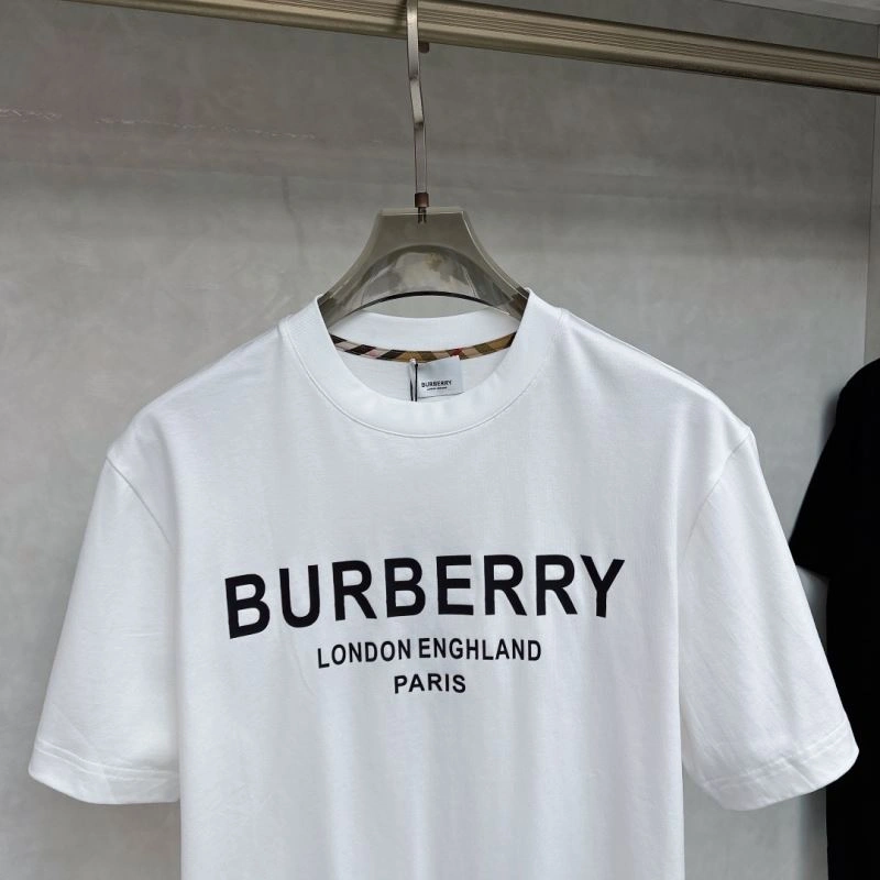 Minimalist Burberry T-Shirts 100998