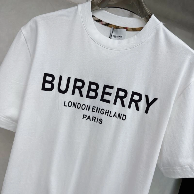 Minimalist Burberry T-Shirts 100998