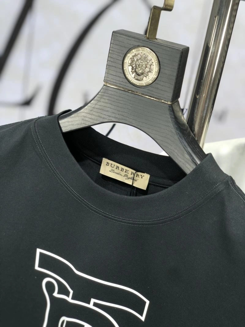 Tailored Burberry T-Shirts 100950