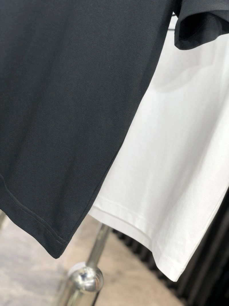 Tailored Burberry T-Shirts 100950