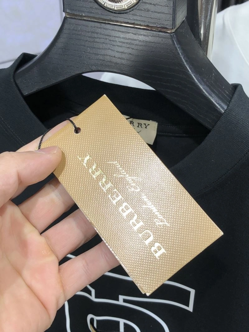 Tailored Burberry T-Shirts 100950