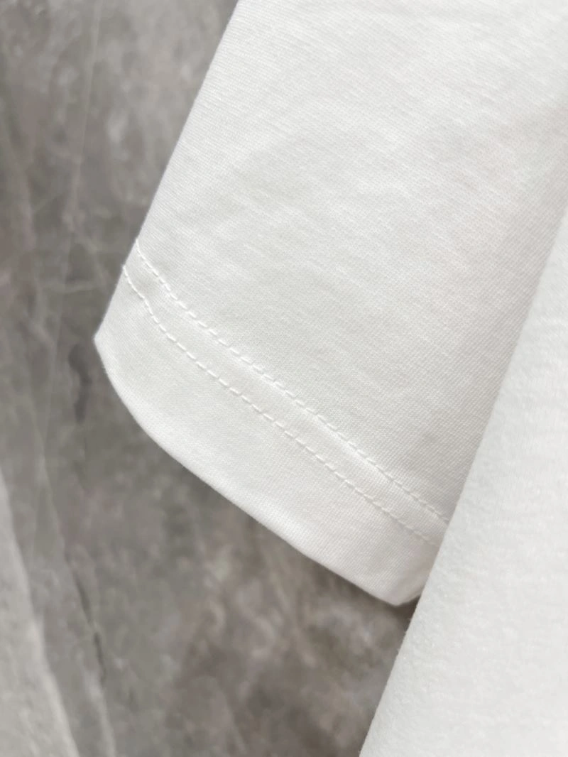 Minimalist Burberry T-Shirts 100942