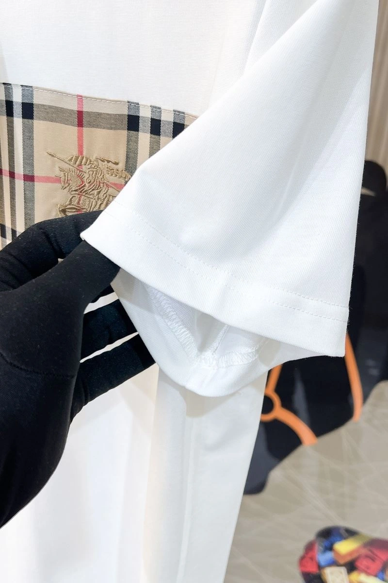 Unisex Burberry T-Shirts 100925