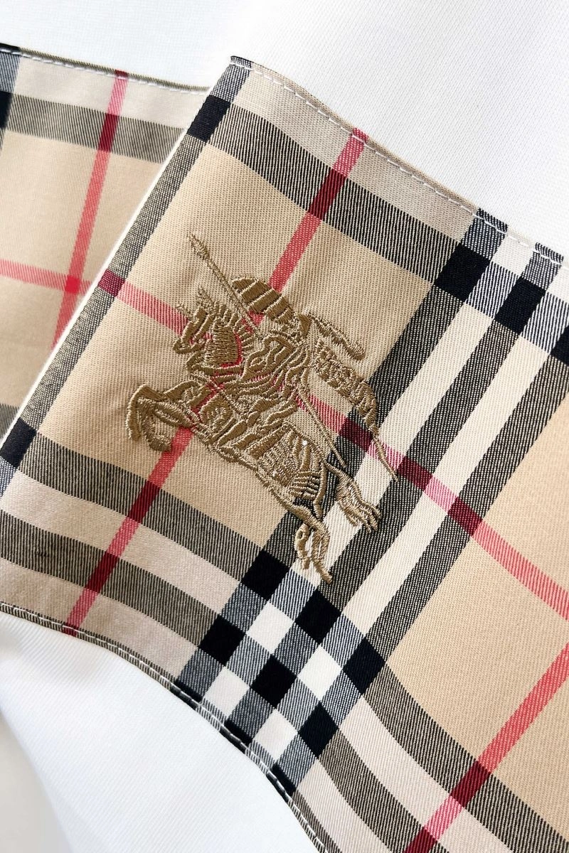 Unisex Burberry T-Shirts 100925