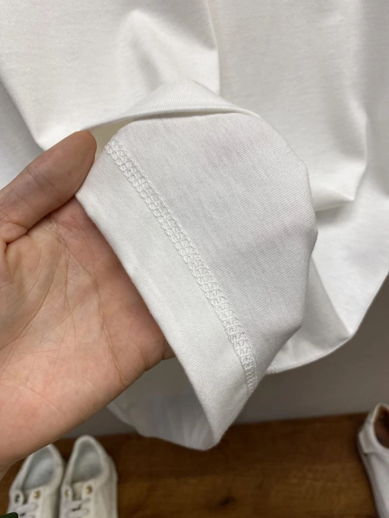 Burberry T-Shirts Lightweight 100855