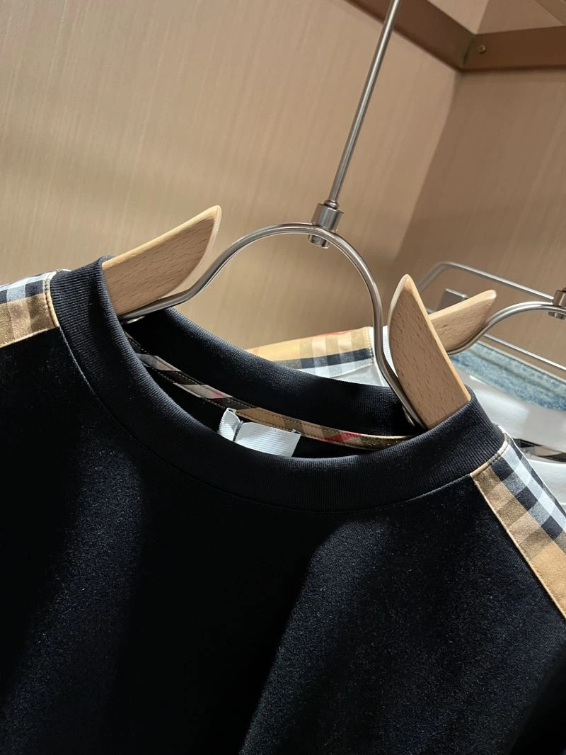 Burberry T-Shirts Versatile 100845