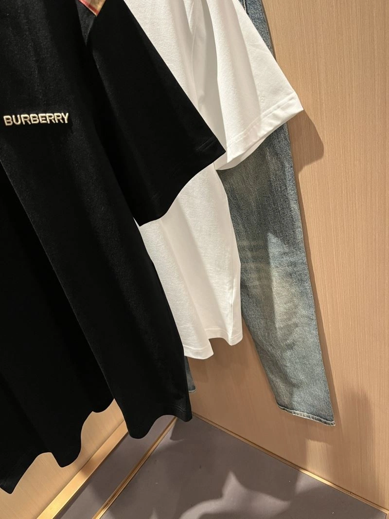 Burberry T-Shirts Versatile 100845