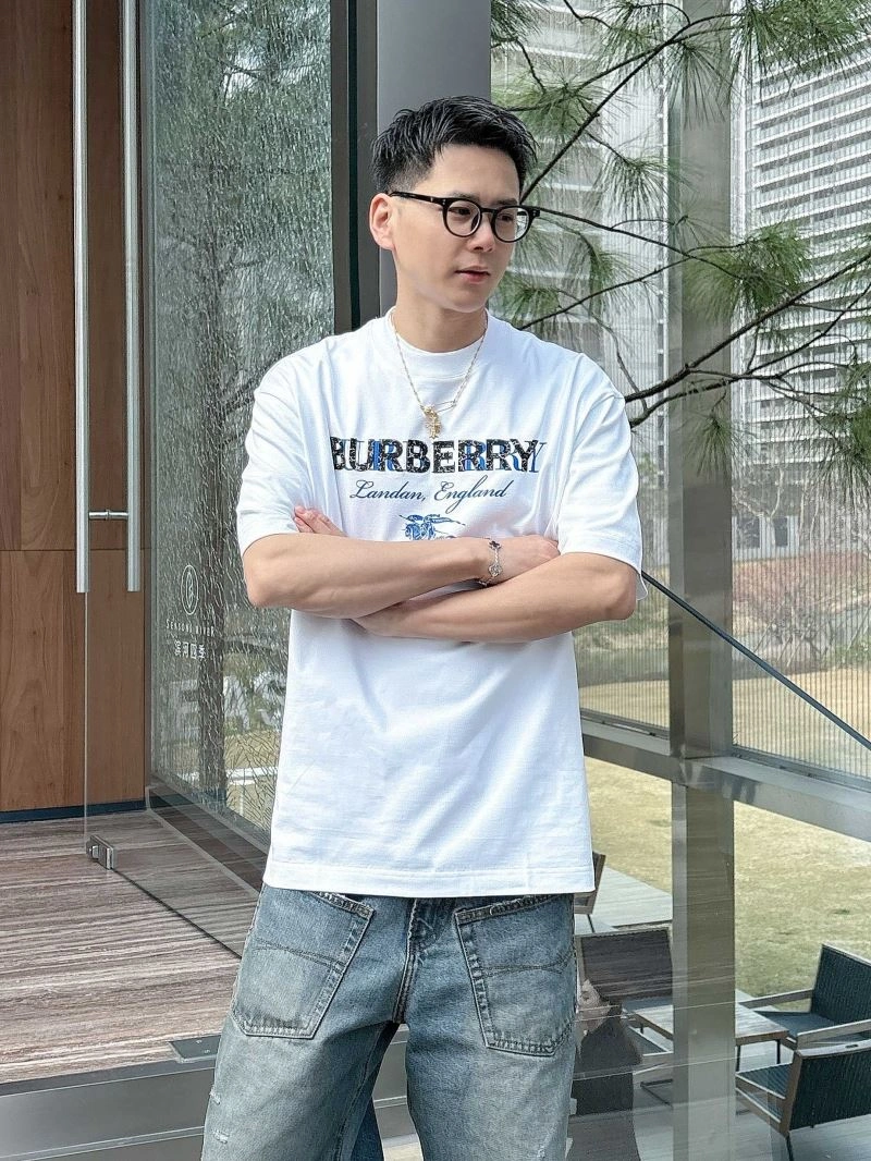 Lightweight Burberry T-Shirts 100610
