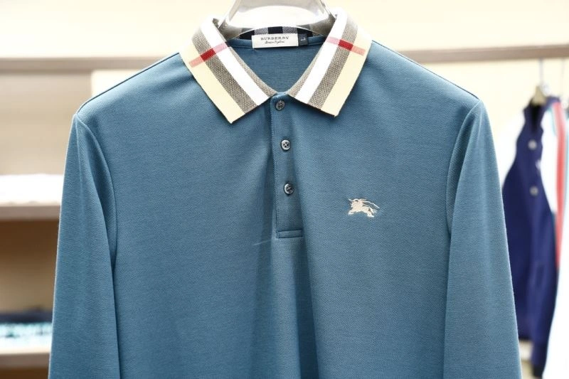 Compact Burberry T-Shirts 100411