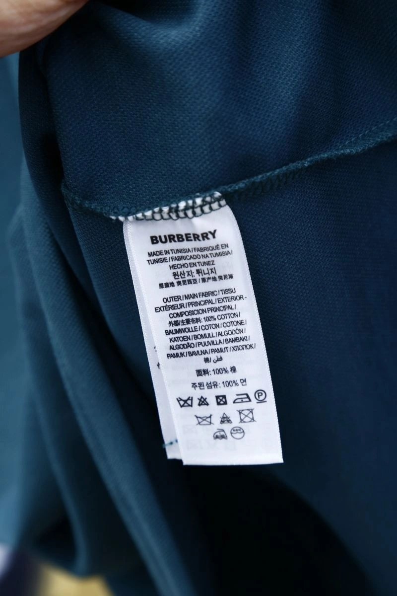 Compact Burberry T-Shirts 100411