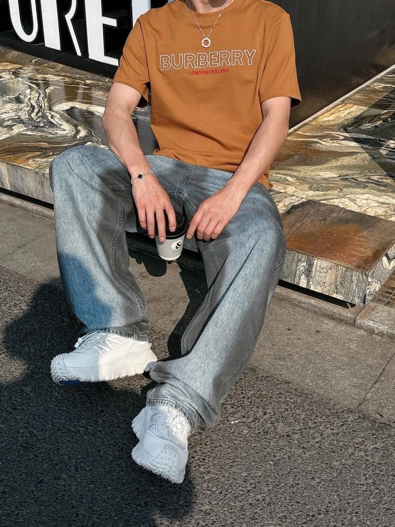Burberry T-Shirts TechFriendly 100400